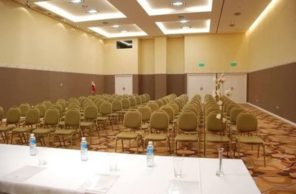 Howard Johnson Villa Maria Hotel Y Casino Экстерьер фото